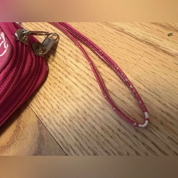 ✨ Barbie Wristlet Wallet – Nostalgic Organizer with Key Hooks ✨ - Picture 2 of 6